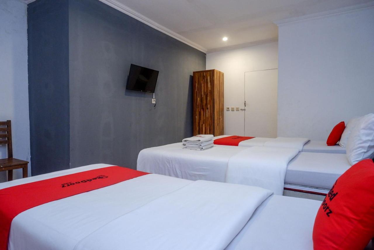 Reddoorz Syariah Near Plengkung Gading 2 Hotel Джокякарта Екстериор снимка