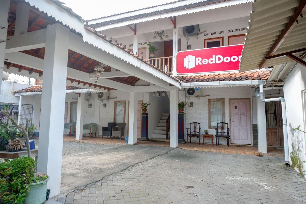 Reddoorz Syariah Near Plengkung Gading 2 Hotel Джокякарта Екстериор снимка