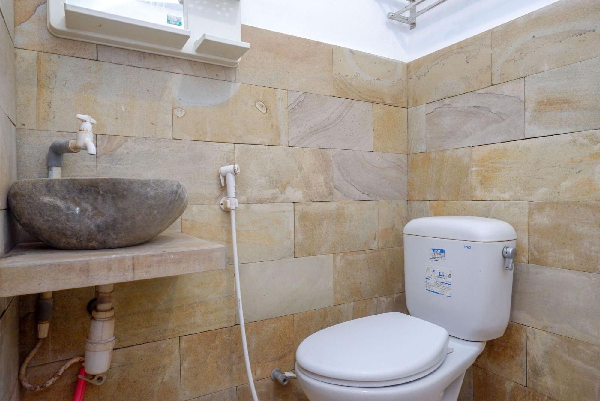Reddoorz Syariah Near Plengkung Gading 2 Hotel Джокякарта Стая снимка